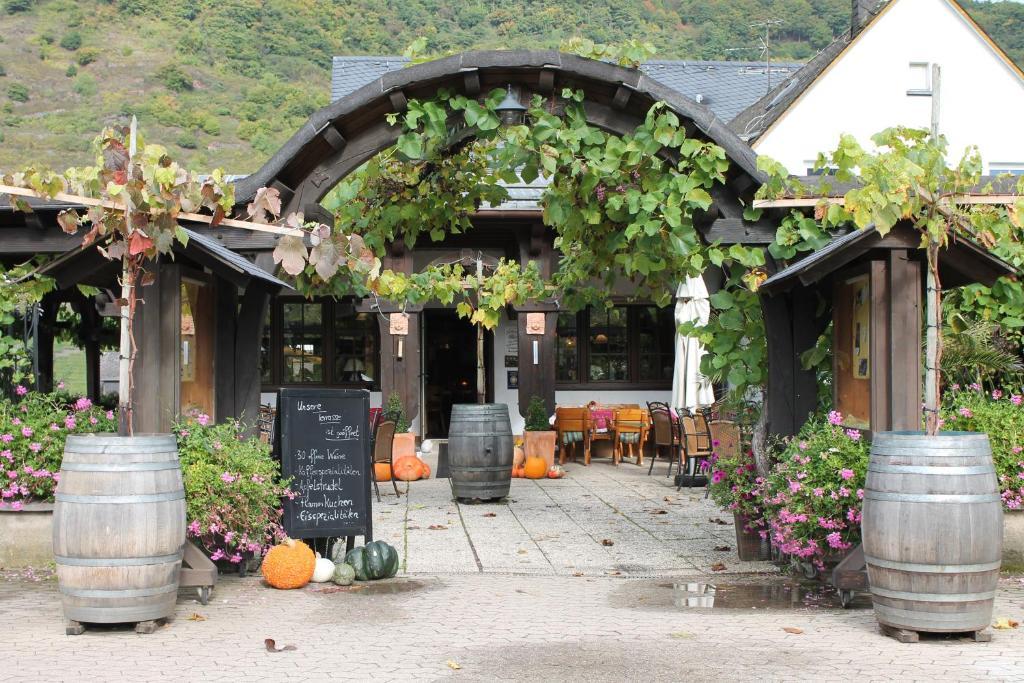 Weinhotel Sonnenschein Ernst Bagian luar foto