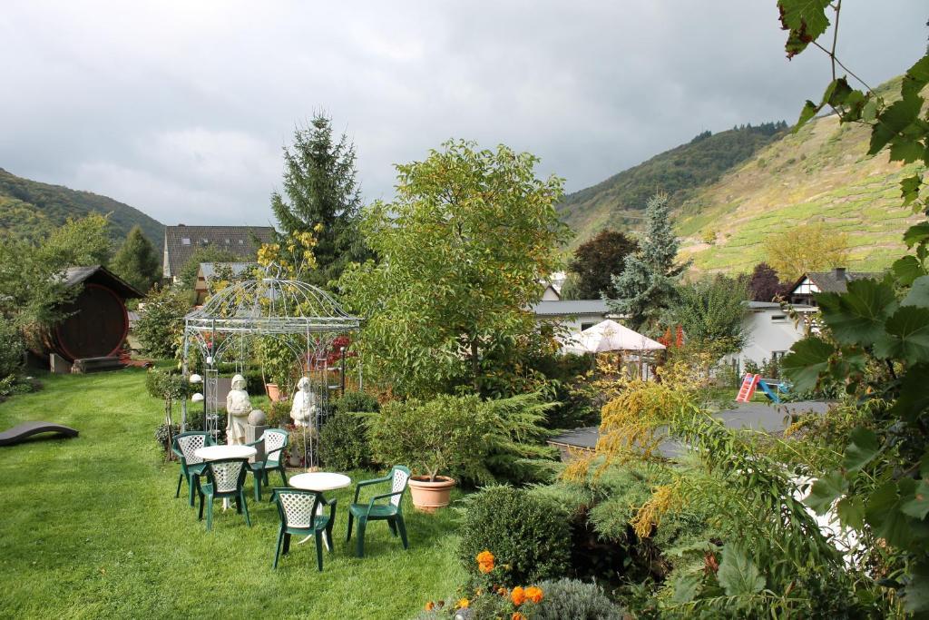 Weinhotel Sonnenschein Ernst Bagian luar foto